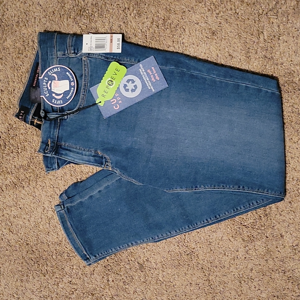 NWT Curve Appeal Size 12/31 Skinny Jeans